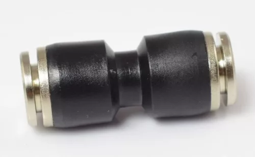 Conector drept din plastic 6mm (cu capăt metalic)