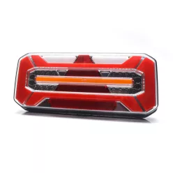 Trailer a condus lumina din spate stânga