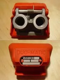 Conector de aer dublu roșu