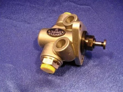 Pompa de combustibil