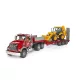 Mack Granite cu camion cu platformă și excavator JCB