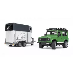 Land Rover Defender cu cutie pentru cai
