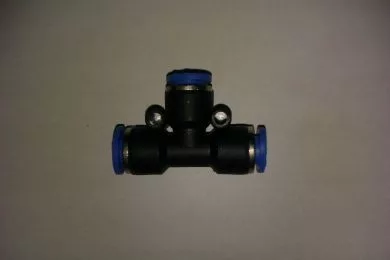 Conector din plastic T-branșă 10mm