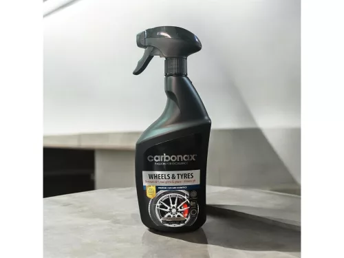 CARBONAX CURĂȚĂ ROȚI ȘI ANVELOPE CURĂȚĂ JANTE ȘI ANVELOPE 720ML