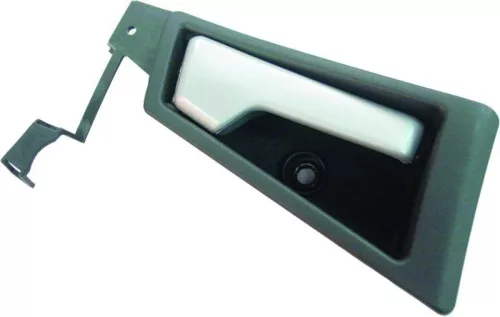 Mânerul ușii în partea interioară dreapta