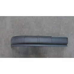 Spoiler inferior deteriorat dreapta